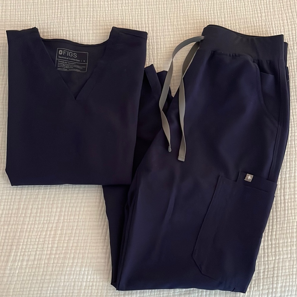 Figs scrubs